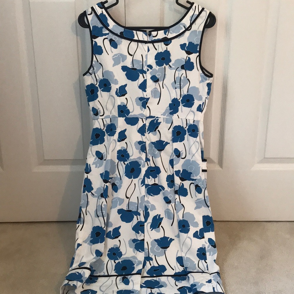 Women’s dress - Picture 4 of 4